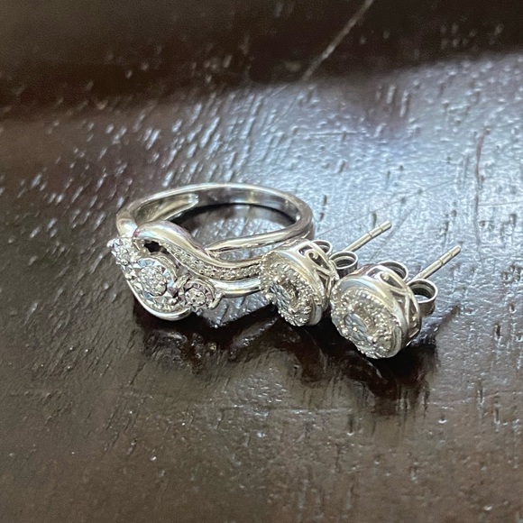 Gorgeous silver and white sapphire set - Picture 8 of 10